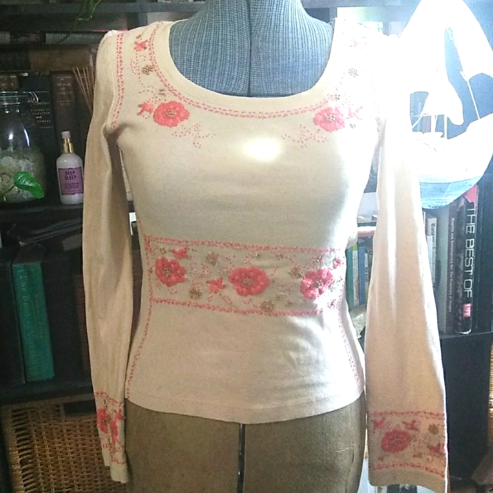 Anthropologie- Embroidered and beaded long sleeve cotton tee by Moth 🏵️ Size M